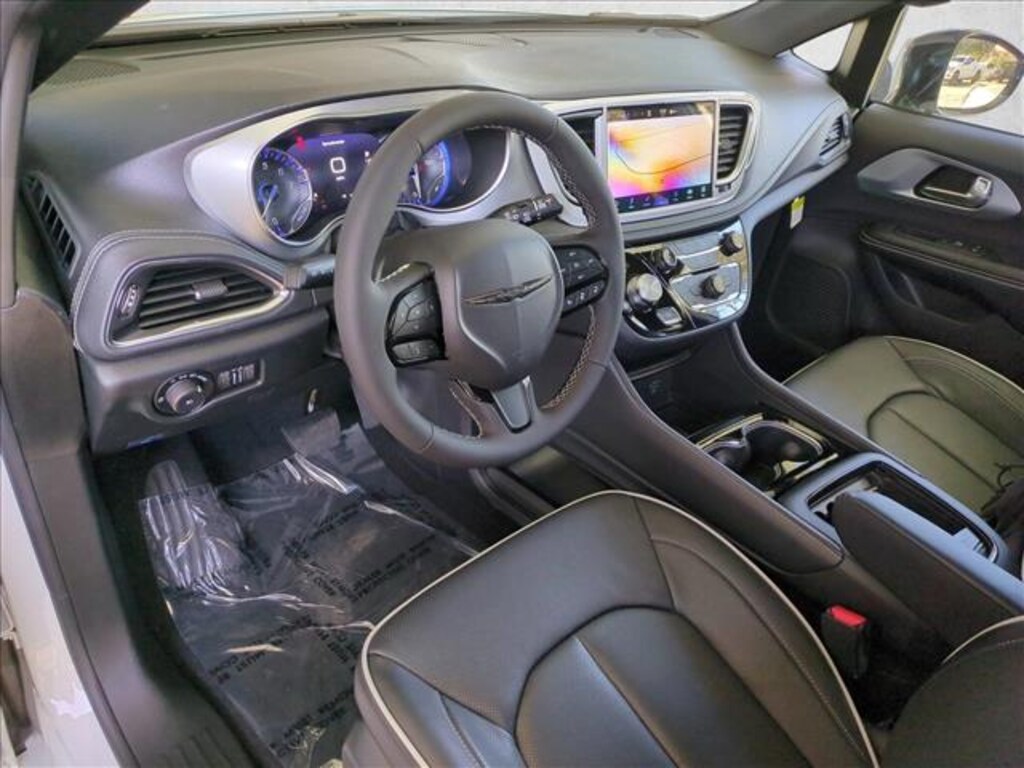 New 2026 Chrysler Pacifica Limited Passenger Van