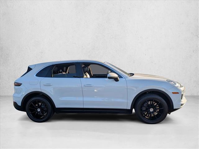 2023 Porsche Cayenne Platinum Edition photo 4
