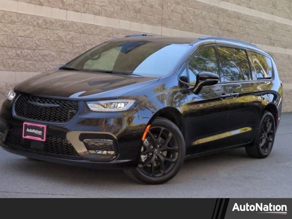 New 2026 Chrysler Pacifica Limited Van Passenger Van