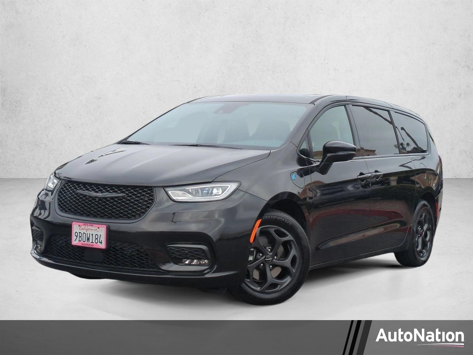 2022 Chrysler Pacifica Hybrid Limited Hybrid's photo