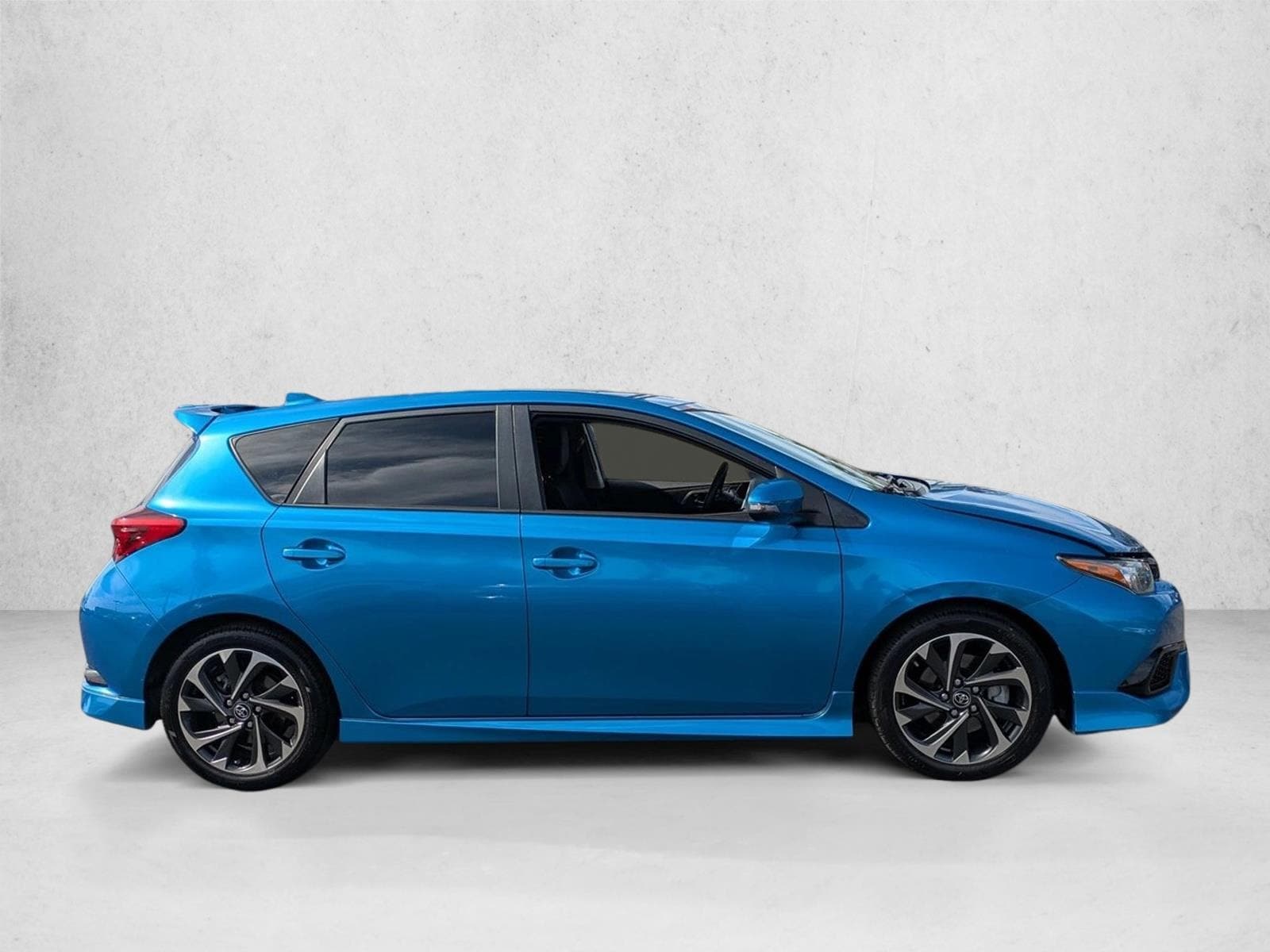 2017 Toyota Corolla iM Base photo 5