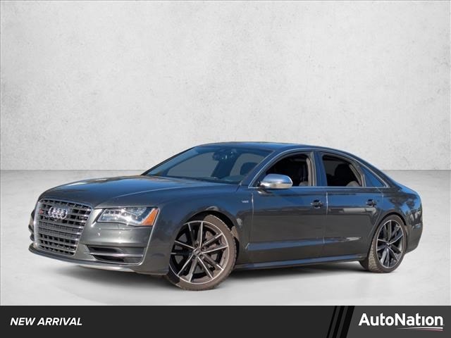 2013 Audi S8 Base's photo