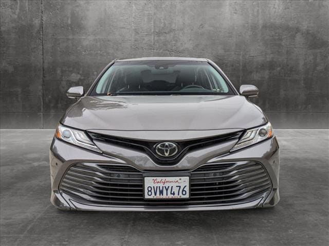 Used 2018 Toyota Camry XLE with VIN 4T1B11HK0JU140640 for sale in Carlsbad, CA