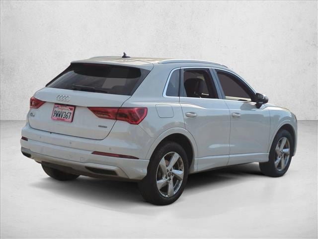 2022 Audi Q3 40 Premium photo 3