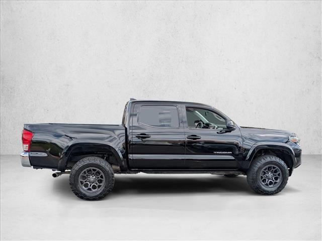 2017 Toyota Tacoma SR5 V6 photo 4