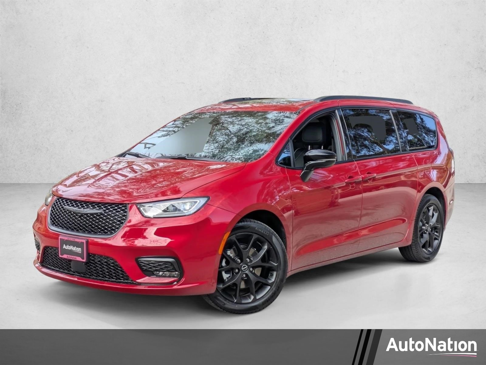 2026 Chrysler Pacifica Limited's photo