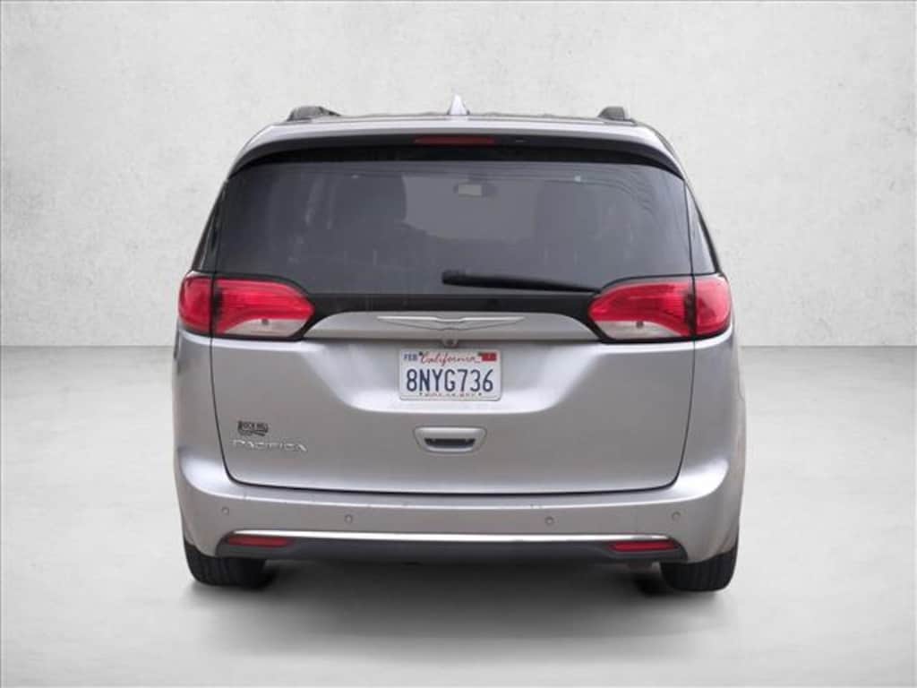 Used 2017 Chrysler Pacifica Touring-L Van