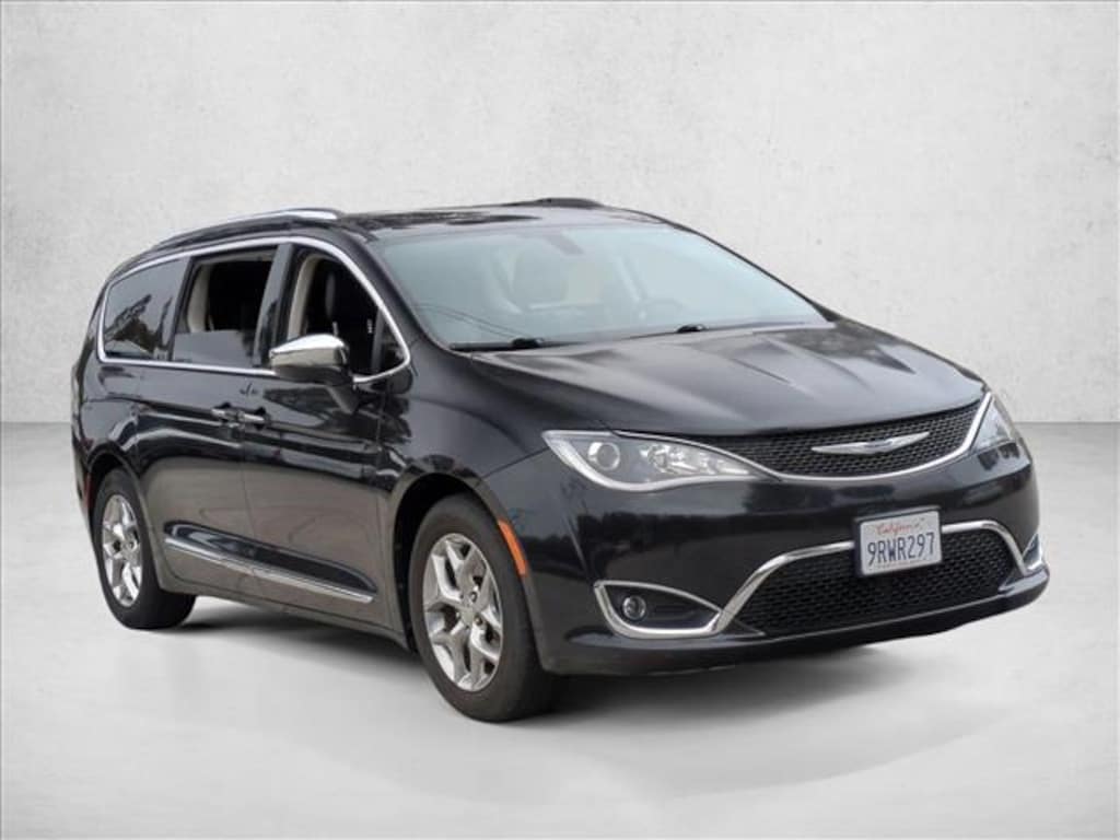Used 2018 Chrysler Pacifica Limited Van