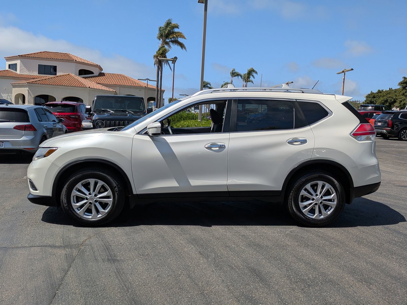 Used 2016 Nissan Rogue SV with VIN KNMAT2MT8GP616882 for sale in Carlsbad, CA