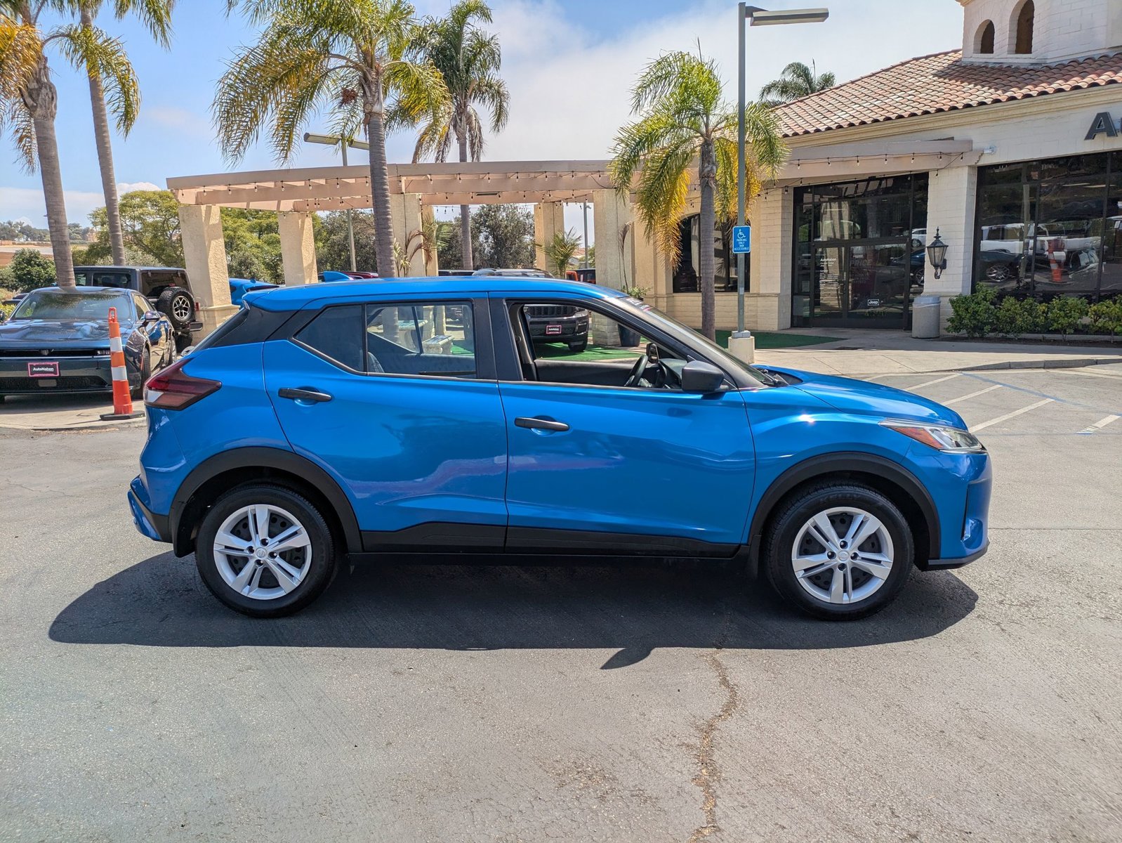 2021 Nissan Kicks S photo 3