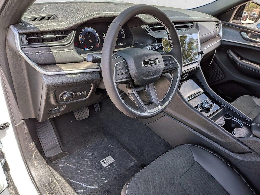 New 2026 Jeep Grand Cherokee L Laredo Altitude SUV
