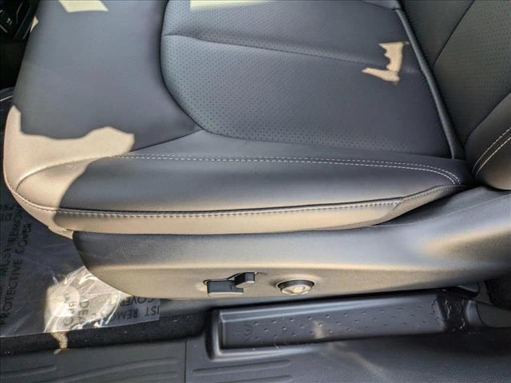 New 2025 Chrysler Pacifica Select Van Passenger Van