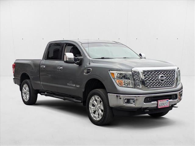 2016 Nissan Titan SL photo 3