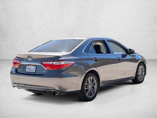 2016 Toyota Camry SE photo 5