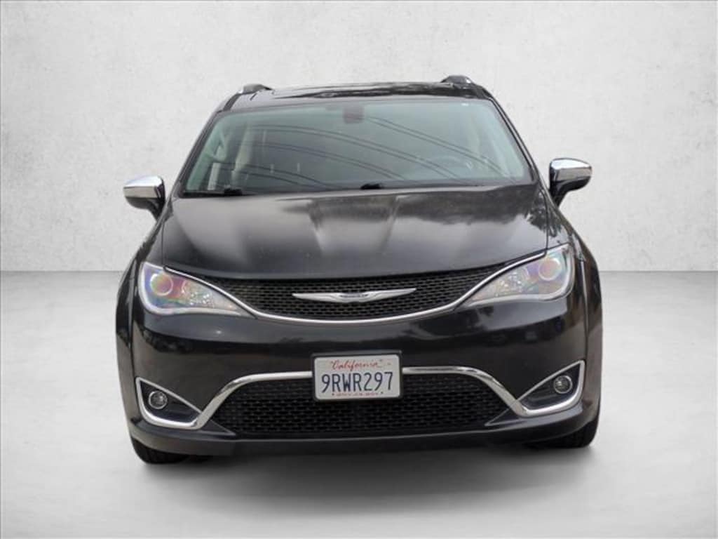 Used 2018 Chrysler Pacifica Limited Van