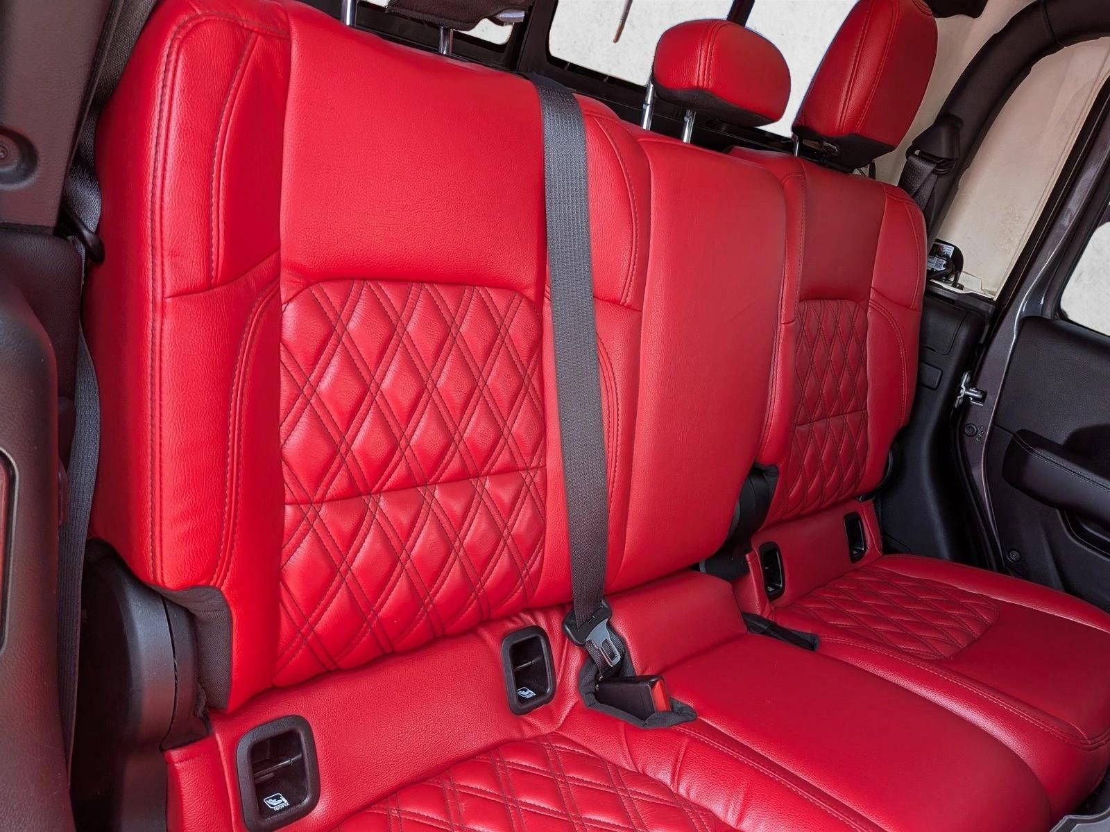 2020 Jeep Gladiator Overland - Photo 18