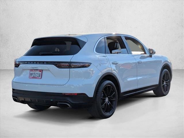 2023 Porsche Cayenne Platinum Edition photo 5