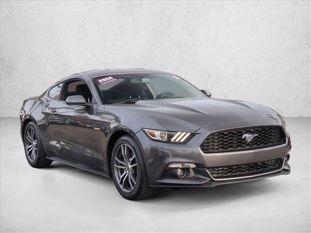 2017 Ford Mustang EcoBoost photo 3