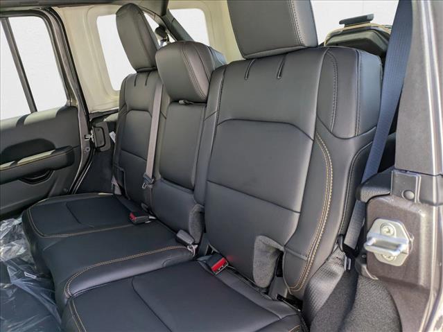 2025 Jeep Wrangler 4-Door Sahara - Photo 15
