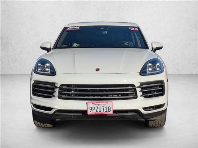 2023 Porsche Cayenne Platinum Edition photo 2