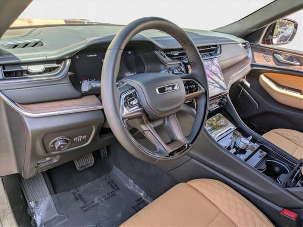 New 2025 Jeep Grand Cherokee L Summit SUV