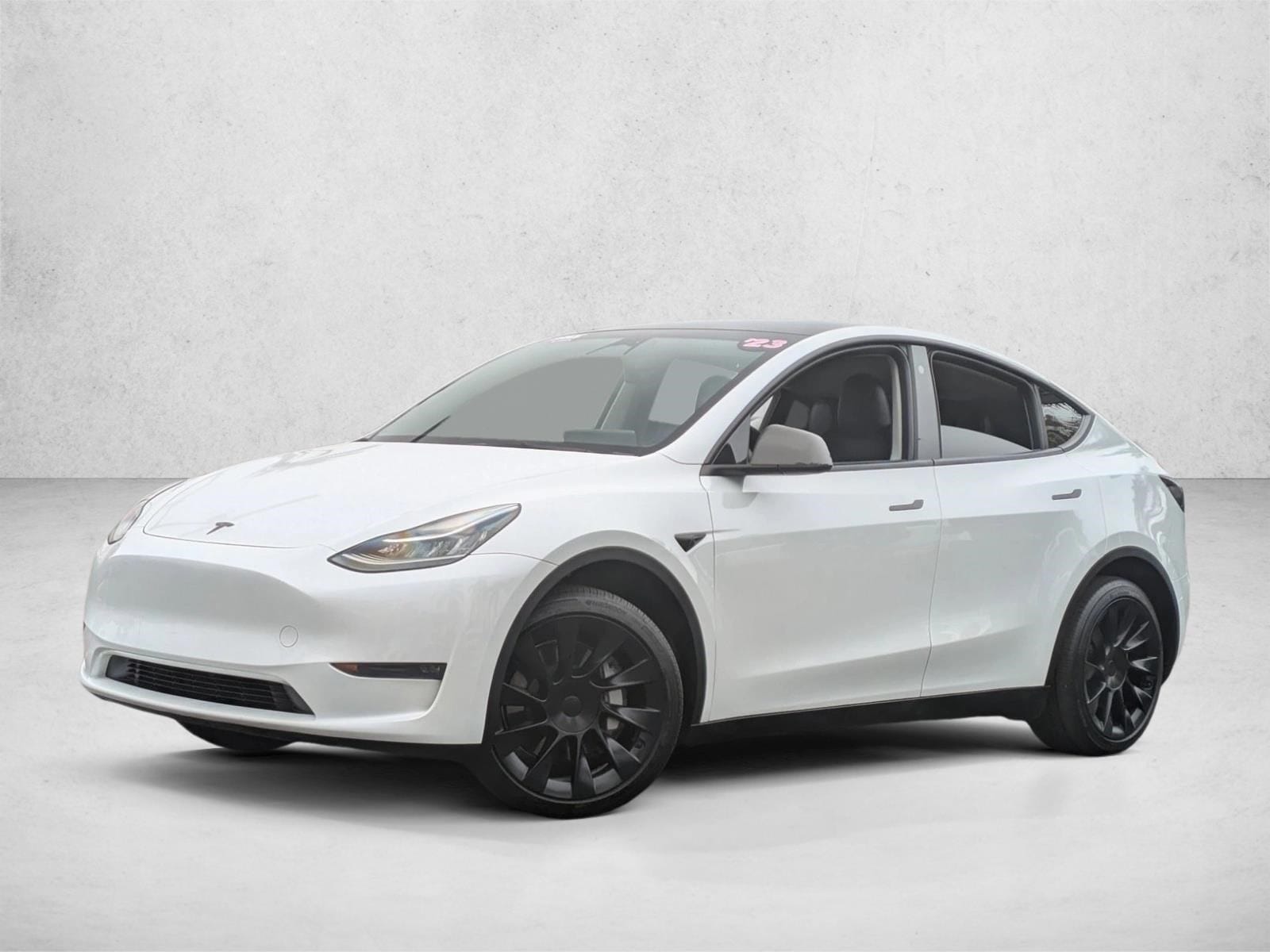 2023 Tesla Model Y Long Range's photo
