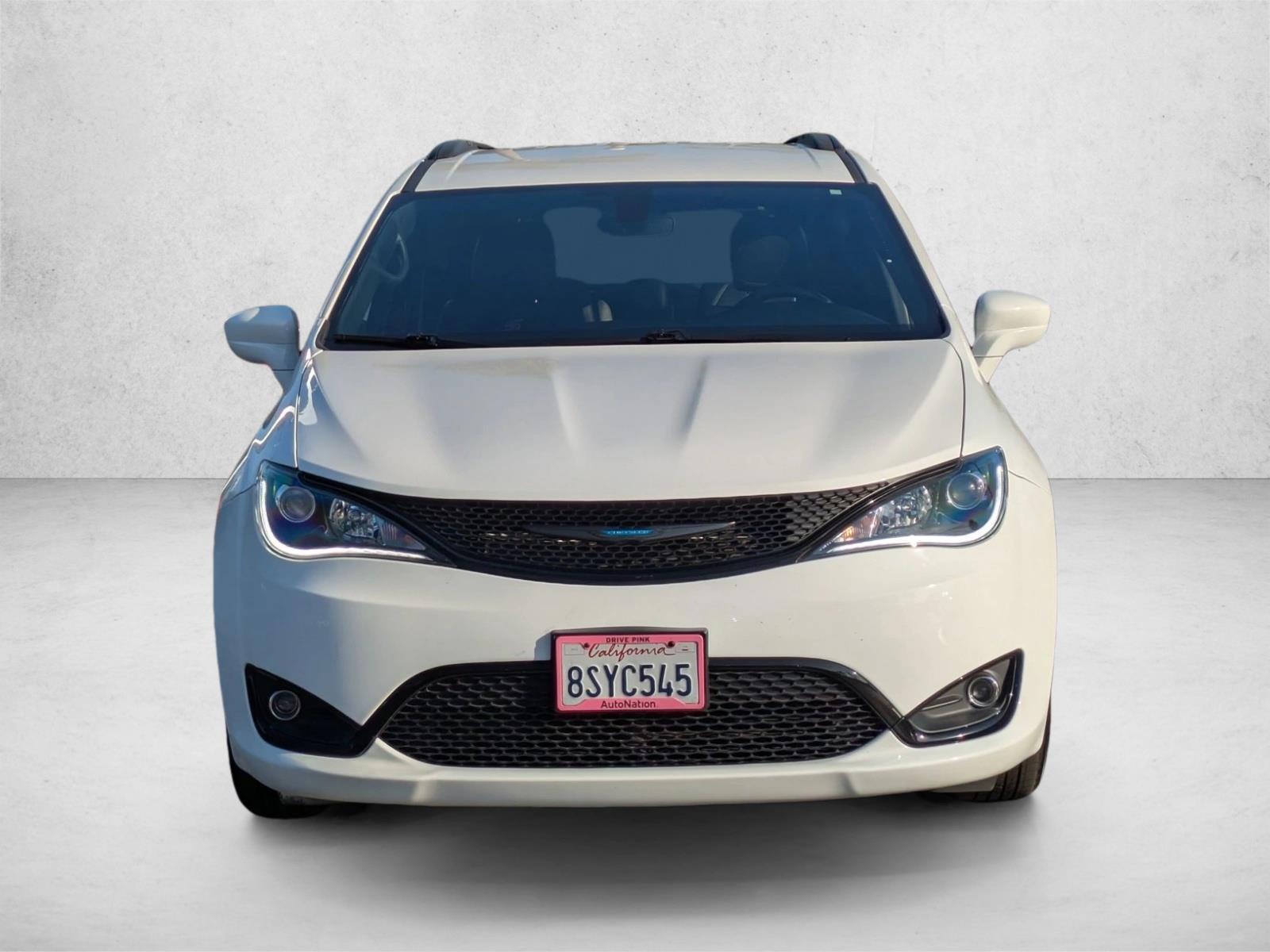 2020 Chrysler Pacifica Hybrid Touring L photo 2