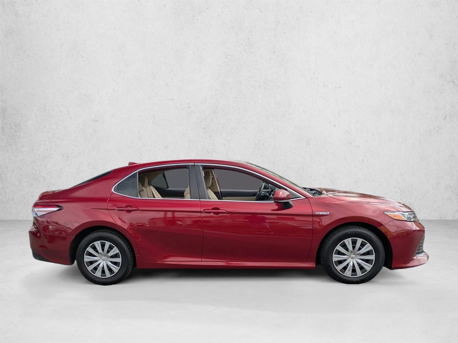 2020 Toyota Camry Hybrid LE photo 4