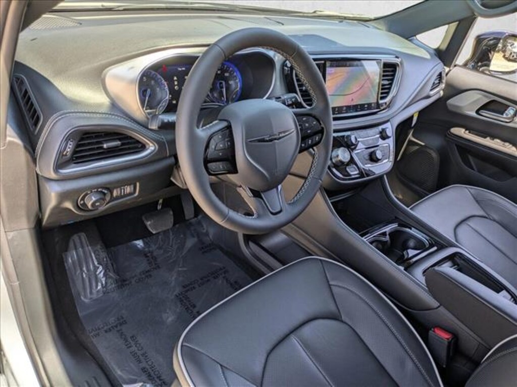New 2026 Chrysler Pacifica Limited Van Passenger Van