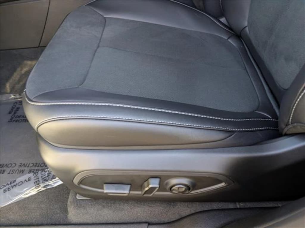 New 2025 Jeep Grand Cherokee Altitude X SUV