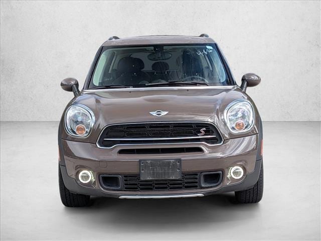 2015 MINI Countryman Cooper S photo 2
