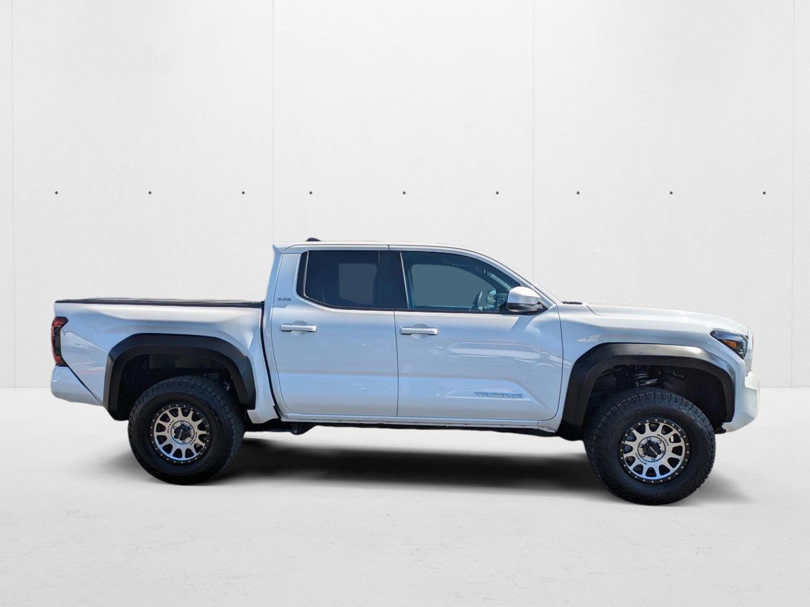 2024 Toyota Tacoma SR5 photo 4