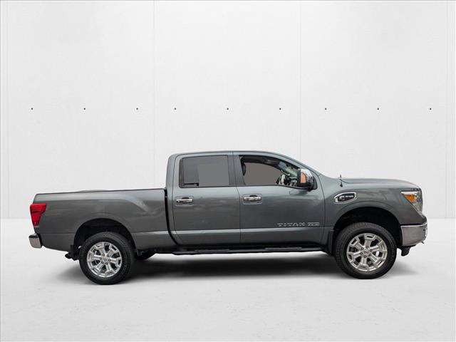 2016 Nissan Titan SL photo 4