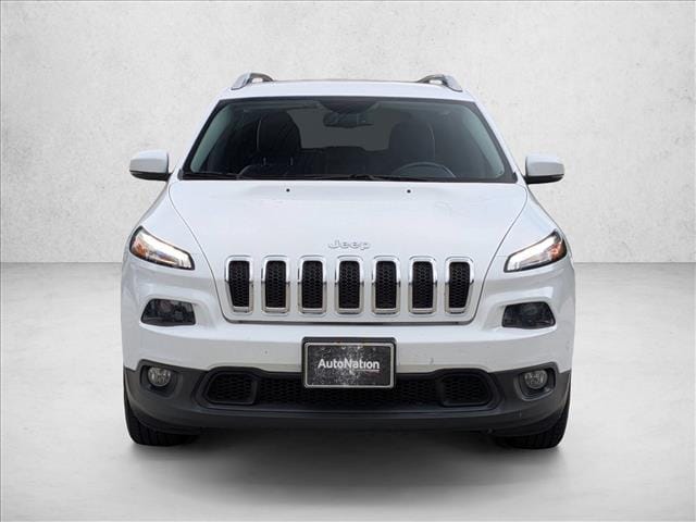 2018 Jeep Cherokee Latitude Plus FWD photo 3