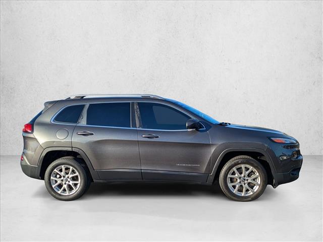 2015 Jeep Cherokee Latitude FWD photo 3