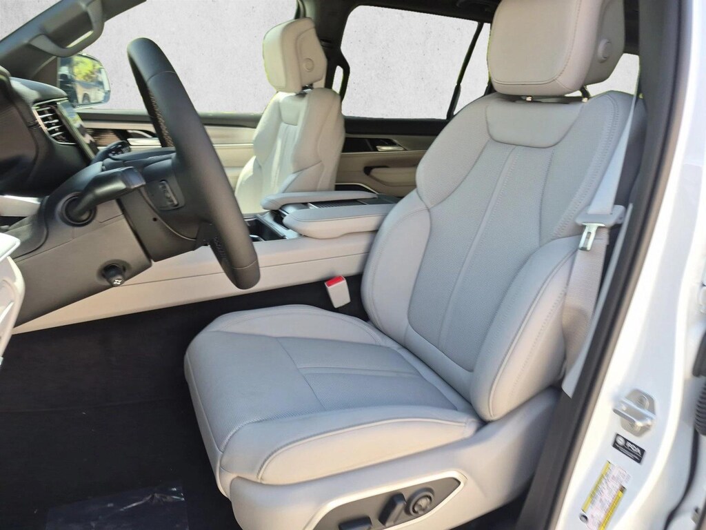 New 2026 Jeep Grand Wagoneer Sport Utility