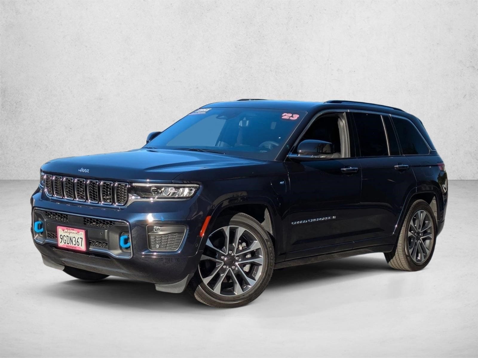 2023 Jeep Grand Cherokee Overland 4xe's photo
