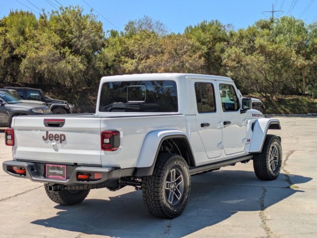 New 2025 Jeep Gladiator Mojave Truck Crew Cab