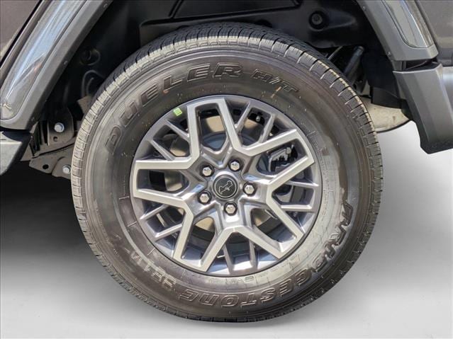 2025 Jeep Wrangler 4-Door Sahara - Photo 9