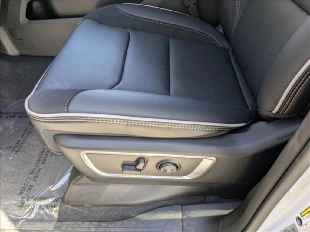 New 2025 Ram 1500 Laramie Truck Crew Cab