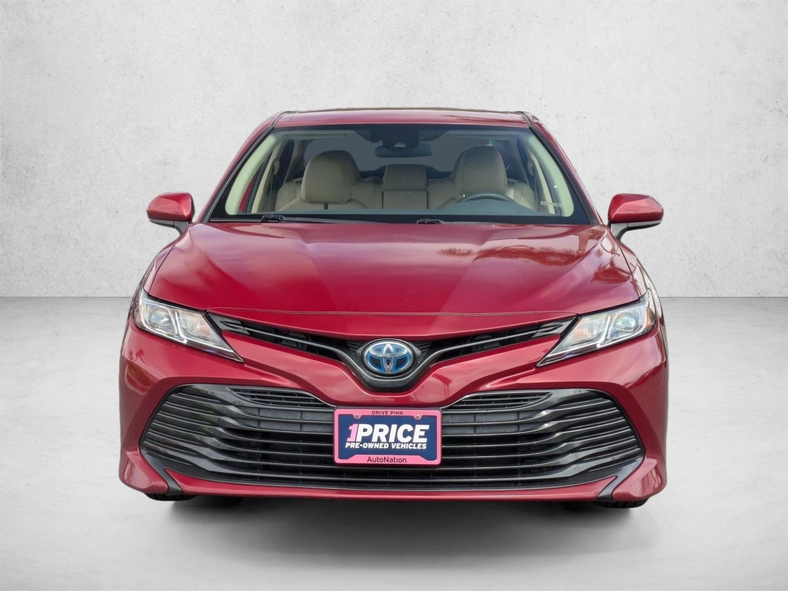 2020 Toyota Camry Hybrid LE photo 2