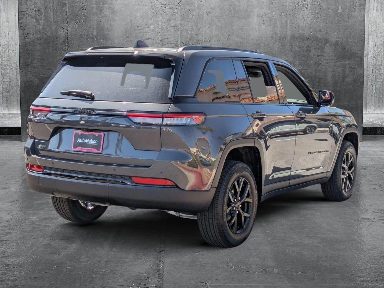 2025 Jeep Grand Cherokee Altitude X photo 2