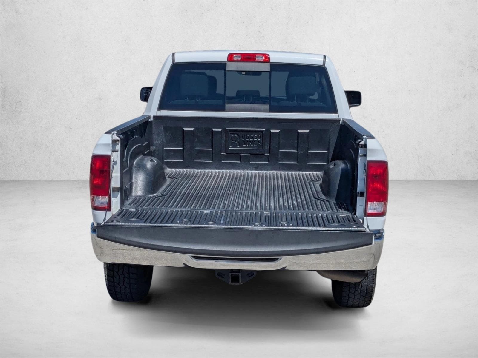 2019 Ram 1500 SLT photo 5