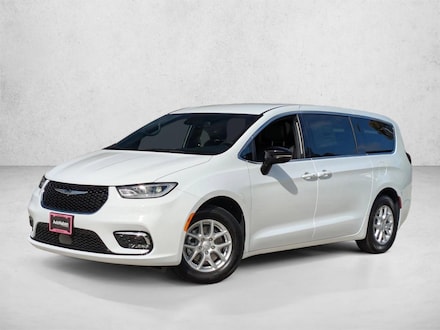 2026 Chrysler Pacifica Select Van Passenger Van