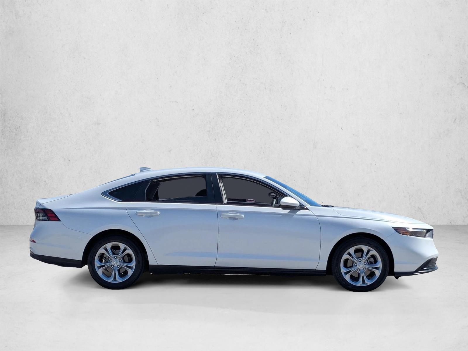 2023 Honda Accord LX photo 4