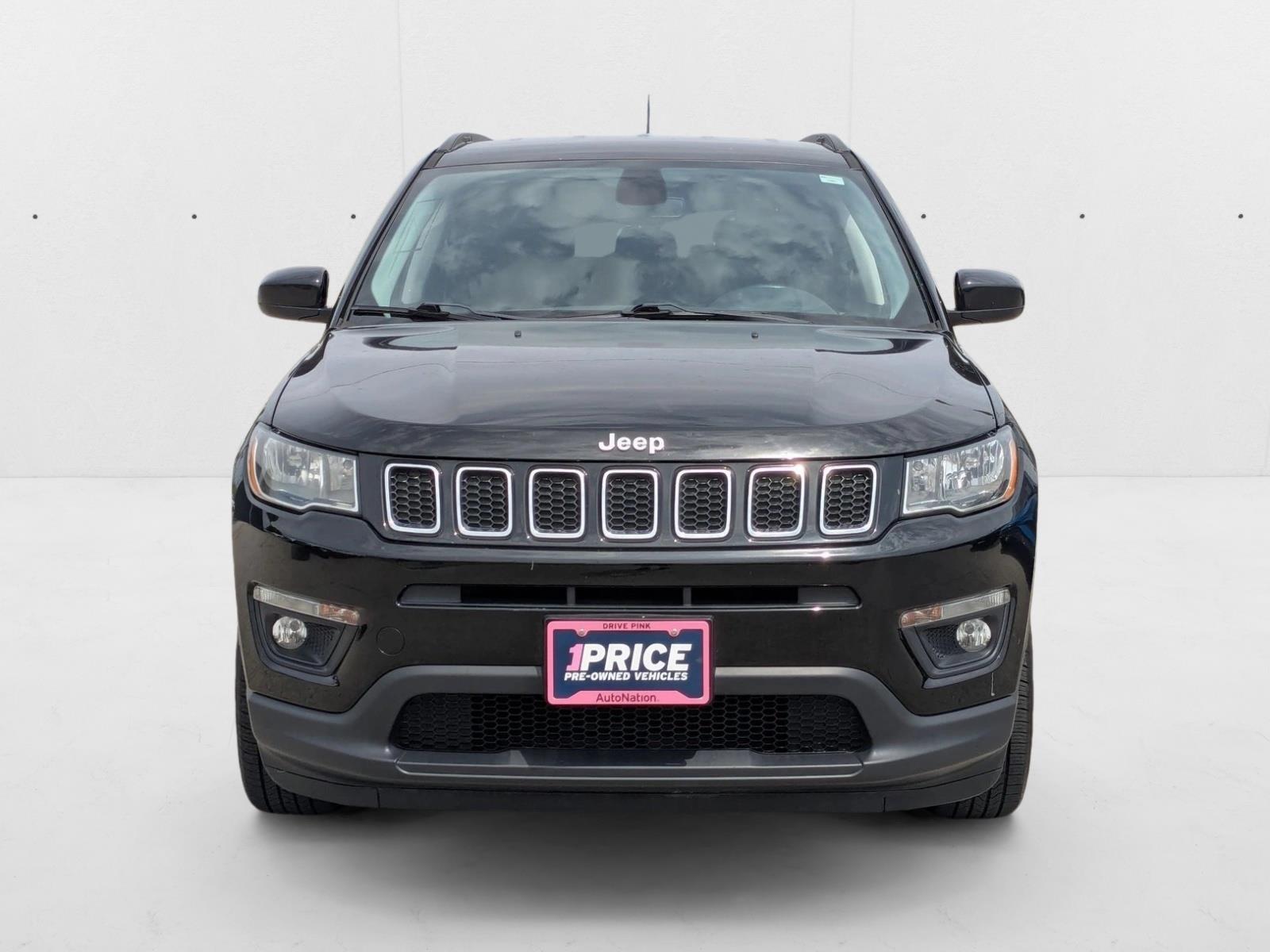 2018 Jeep Compass Latitude photo 2