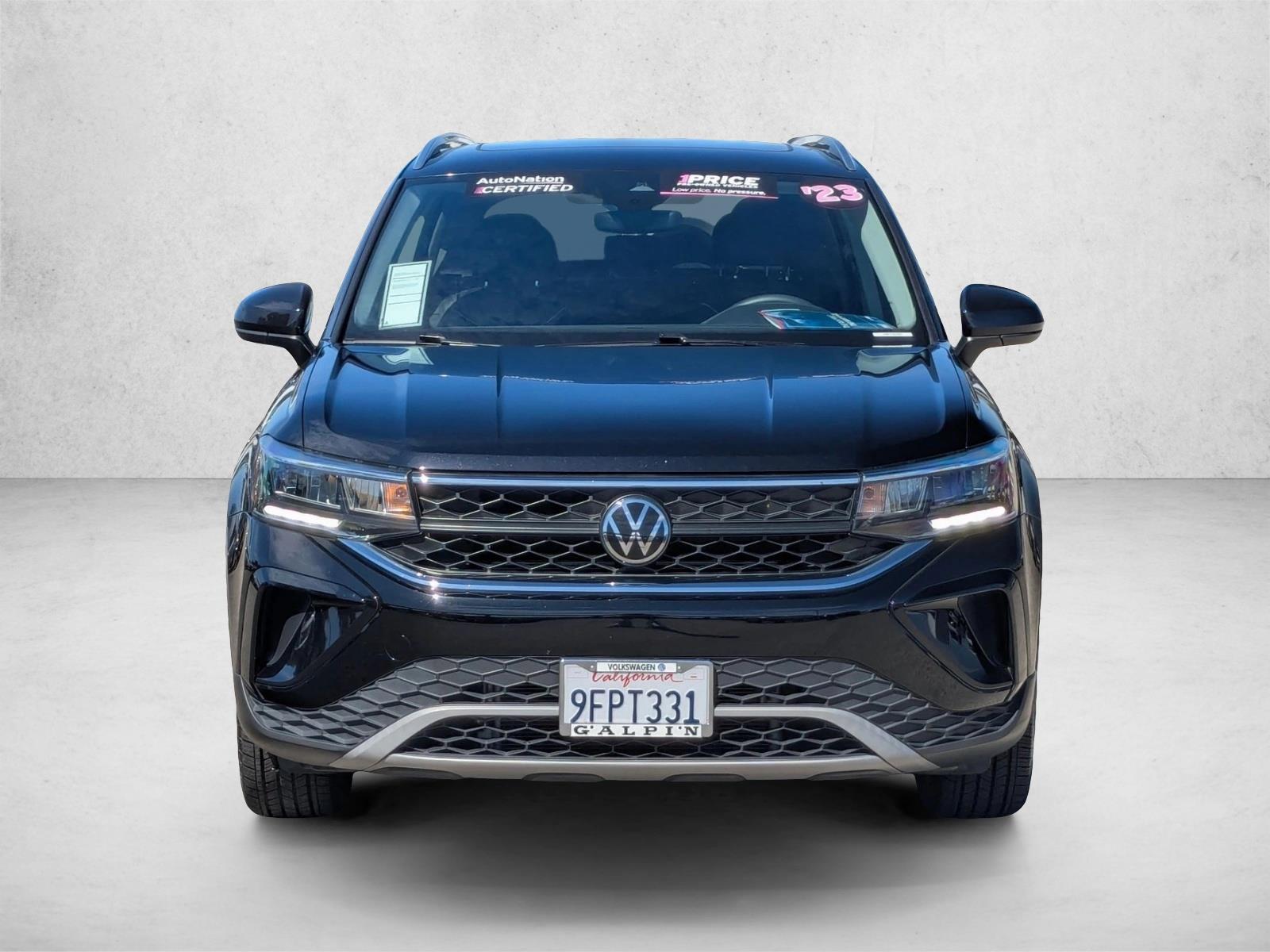 2023 Volkswagen Taos SE photo 2
