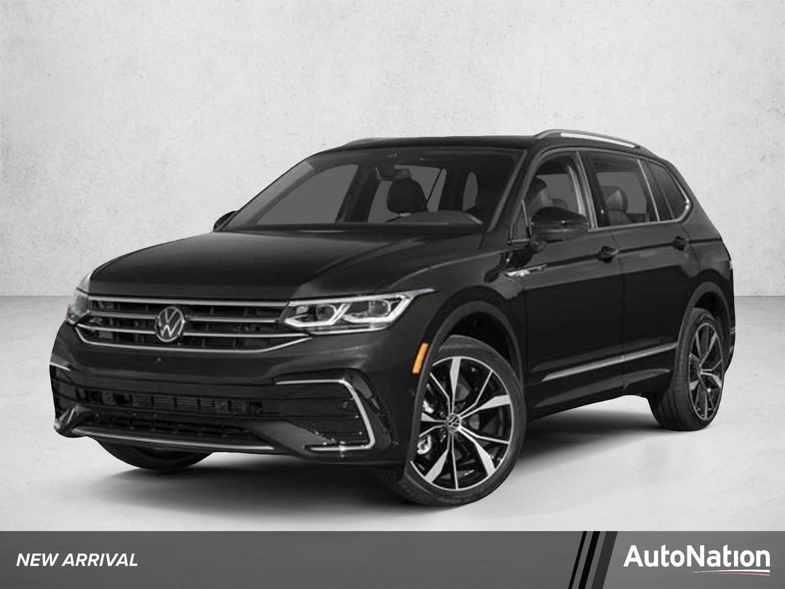 2023 Volkswagen Tiguan 2.0T SEL R-Line 4Motion's photo