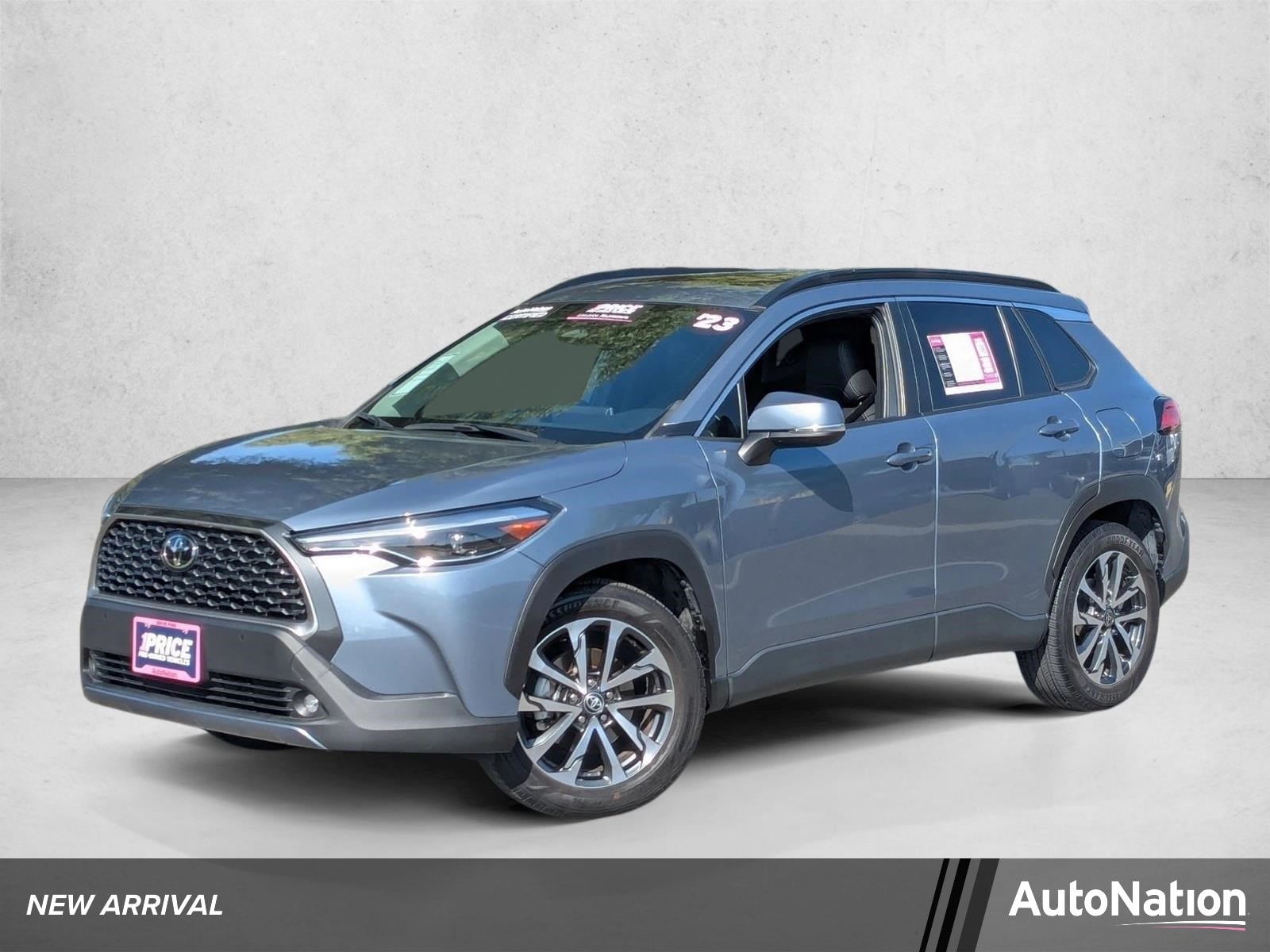 2023 Toyota Corolla Cross XLE FWD's photo