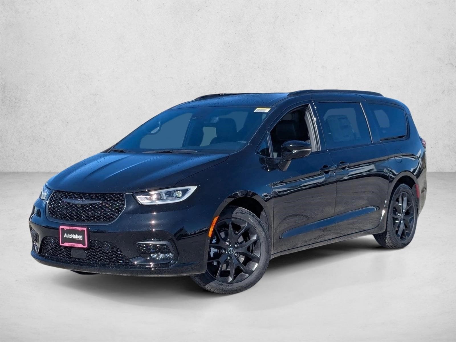 2026 Chrysler Pacifica Select's photo